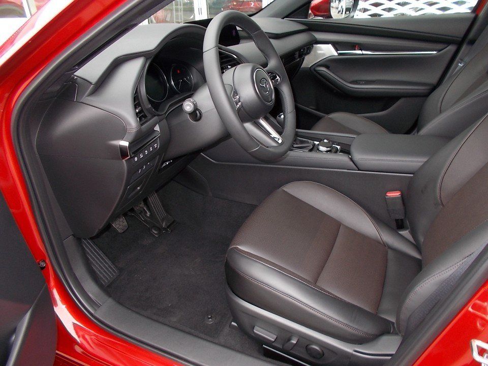 Fahrzeugabbildung Mazda 3 M-Hybrid Selection G-150 AT LEDER-S PRE-P DES-