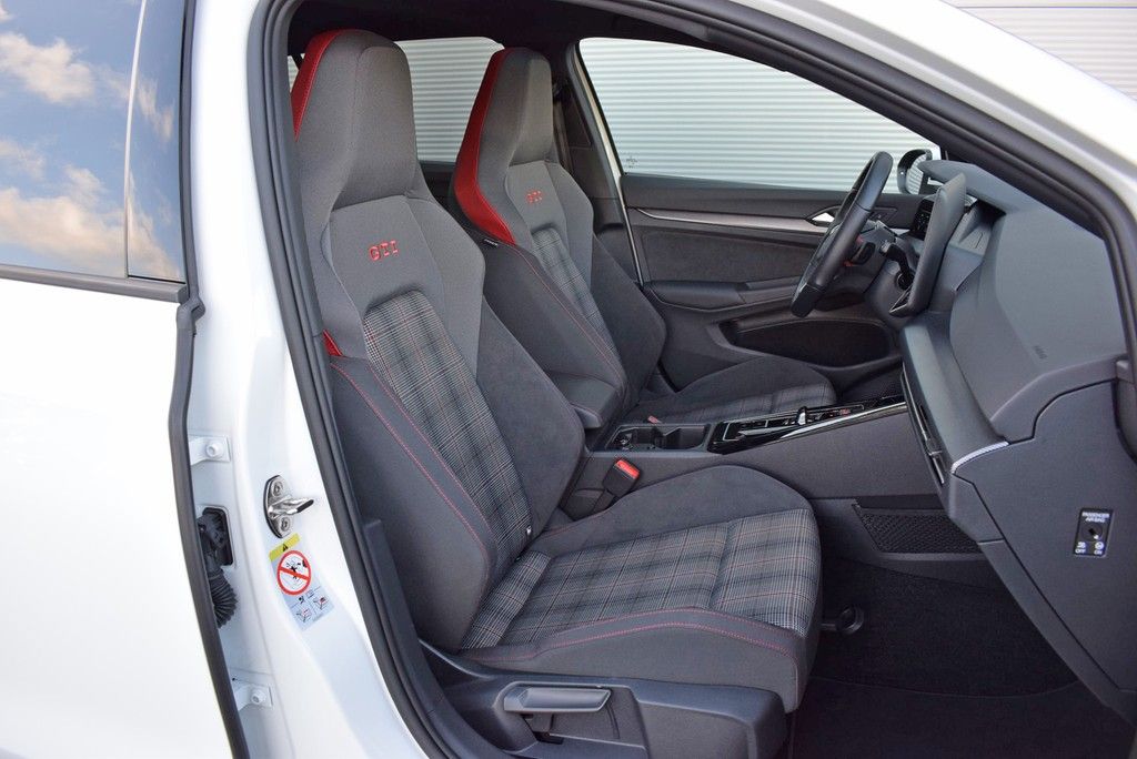 Volkswagen Golf VIII GTI DSG Matrix Pano HuD Keyless 360 foto 5