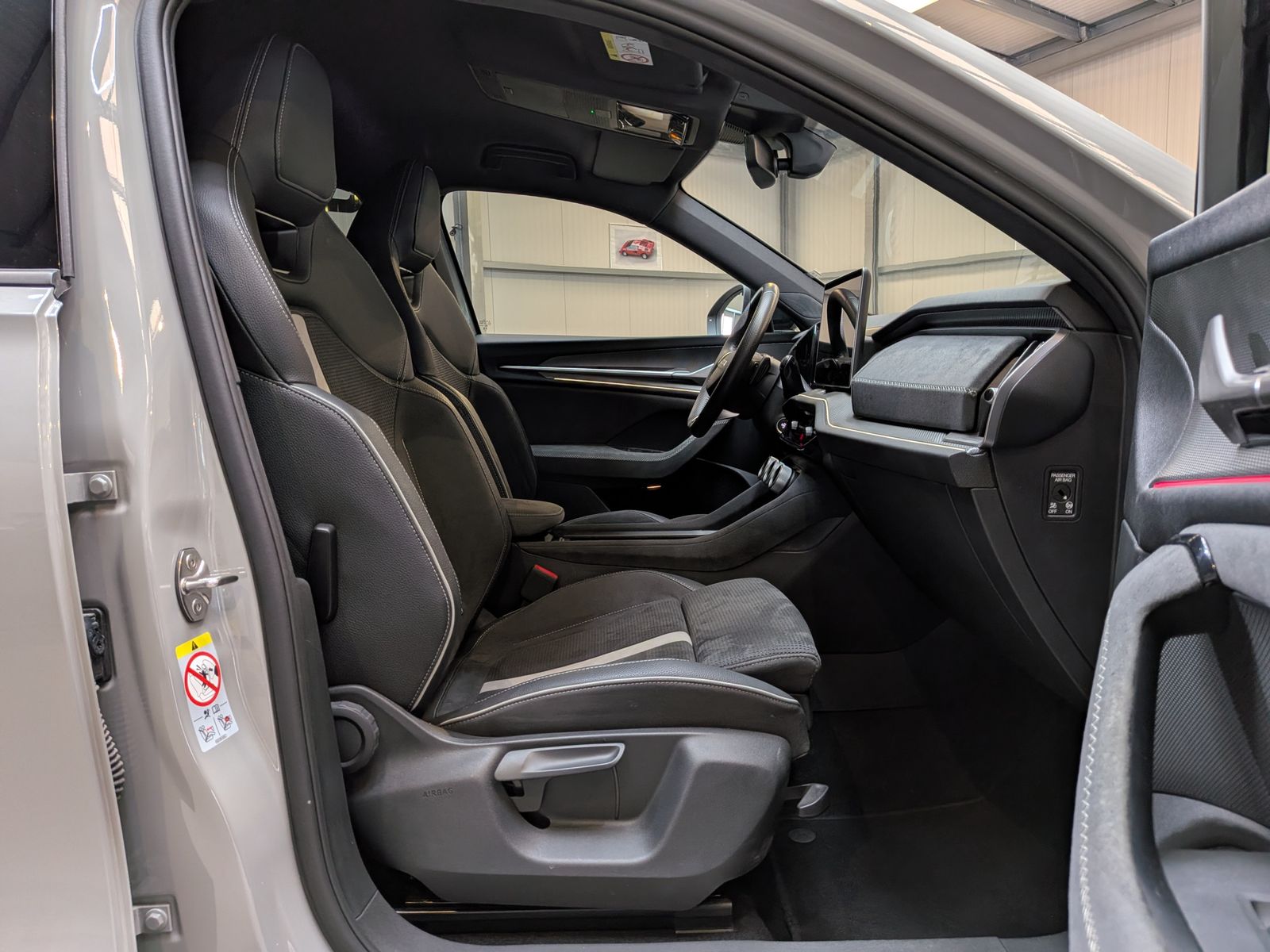 Fahrzeugabbildung SKODA Kodiaq 2.0TDI SPORTLINE*MEMOR*CAM*LED*ACC*7-SITZ