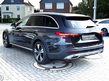 صورة 6 لـ 2023 Mercedes-BENZ C 220