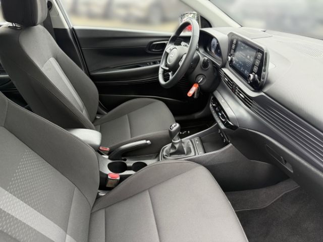 Fahrzeugabbildung Hyundai i20 Advanced 1.0 T-GDI +CARPLAY+TEMPOMAT+SHZ+RFK