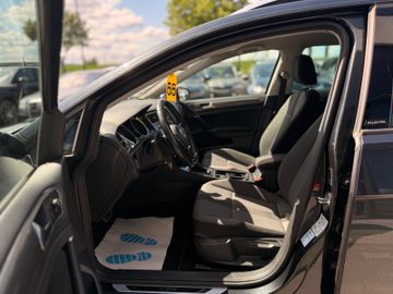 Volkswagen Golf - 8