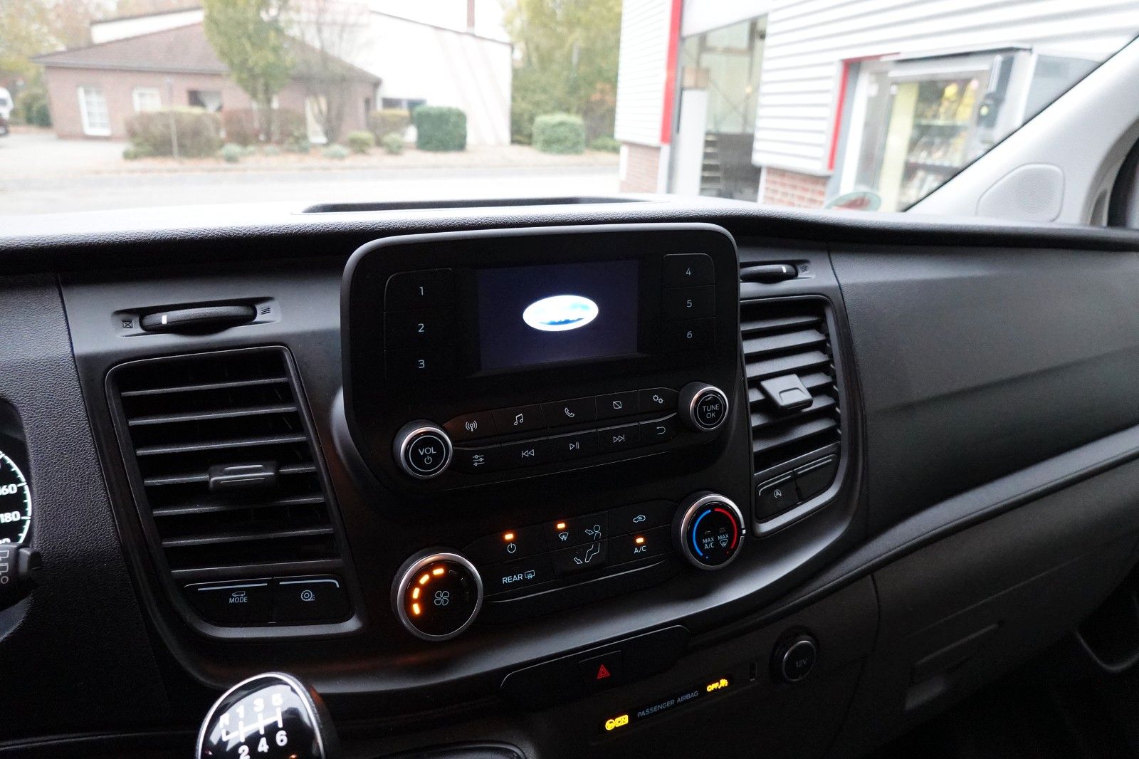 Fahrzeugabbildung Ford Transit/Tourneo Custom 9 Sitzer 320 L1