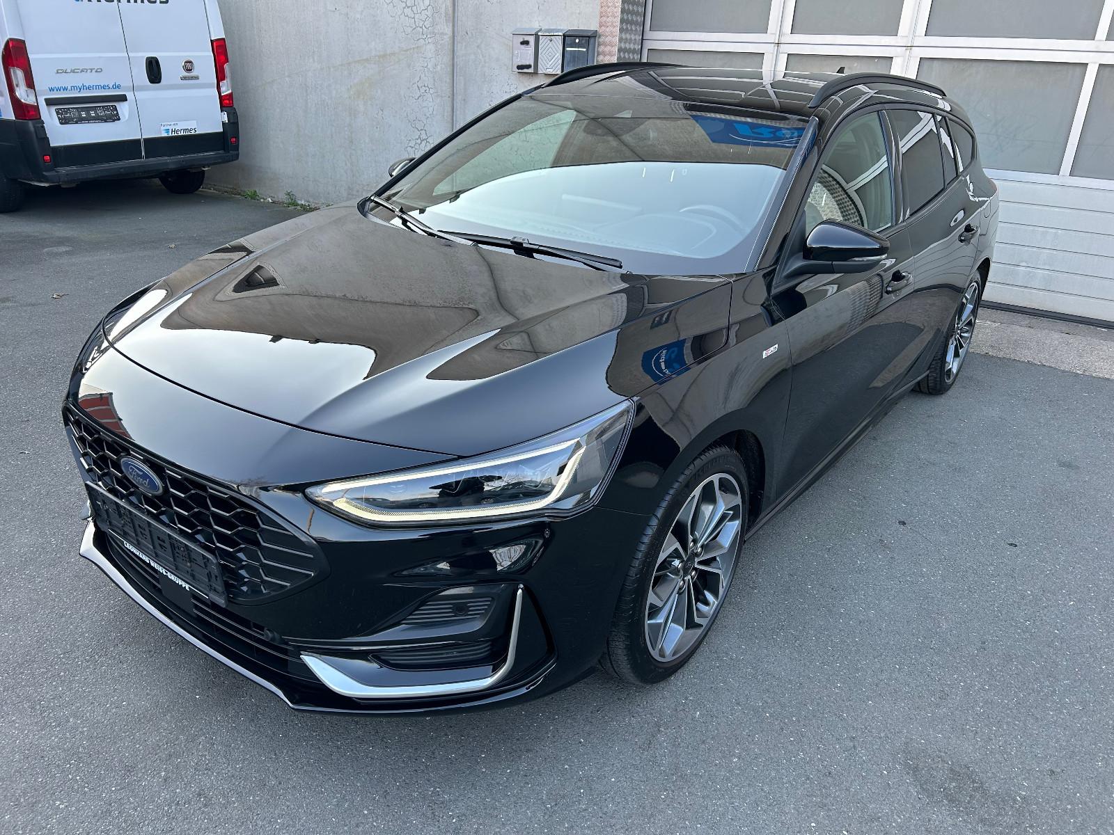 Ford Focus 1,5 ST-Line Vignale Autom.*LED*AHK*LEDER*