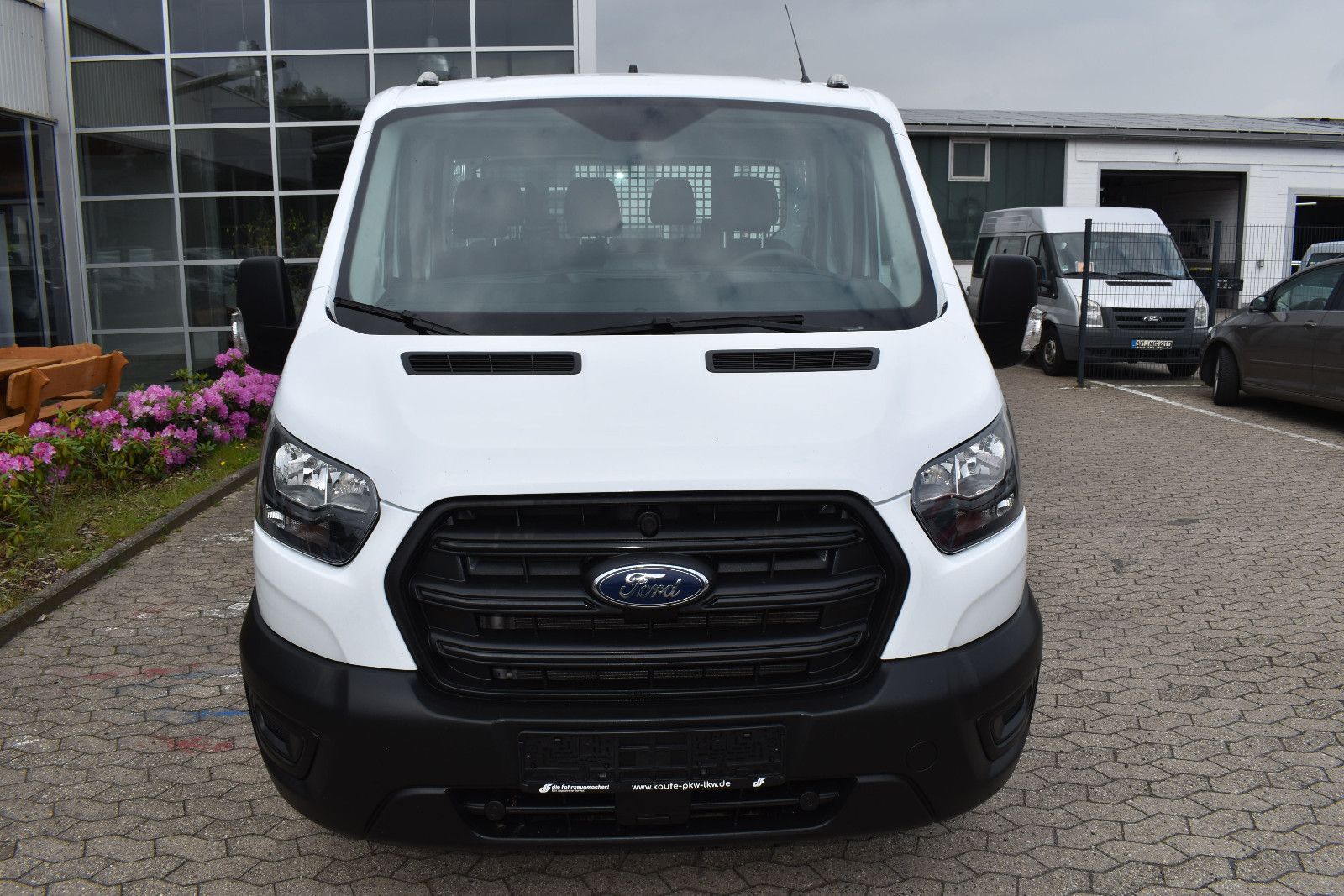 Fahrzeugabbildung Ford Transit Pritsche 310 L2 Doppelkabine *AHK*