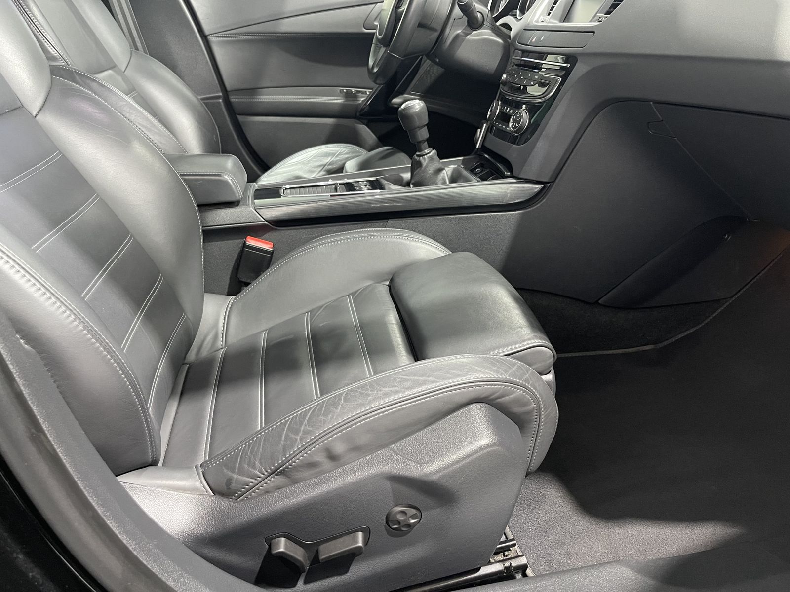 Fahrzeugabbildung Peugeot 508 Allure*AHK*LED*Leder*Pano*STHZ*Navi*