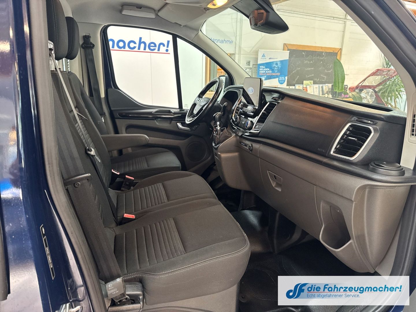 Fahrzeugabbildung Ford Transit Custom Kasten 320 L2H2 Limited StandHZG