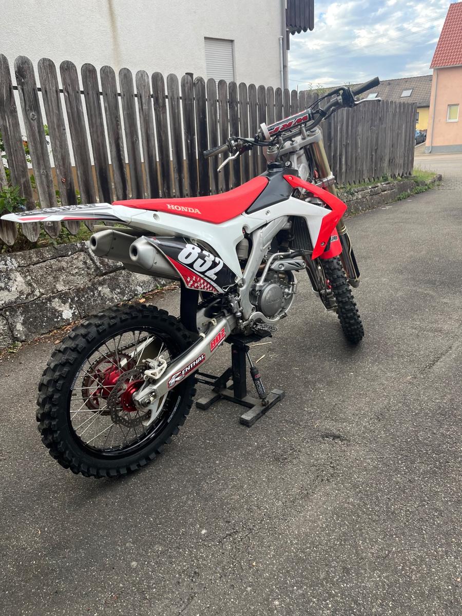 Honda  2014 — вигляд ззаду
