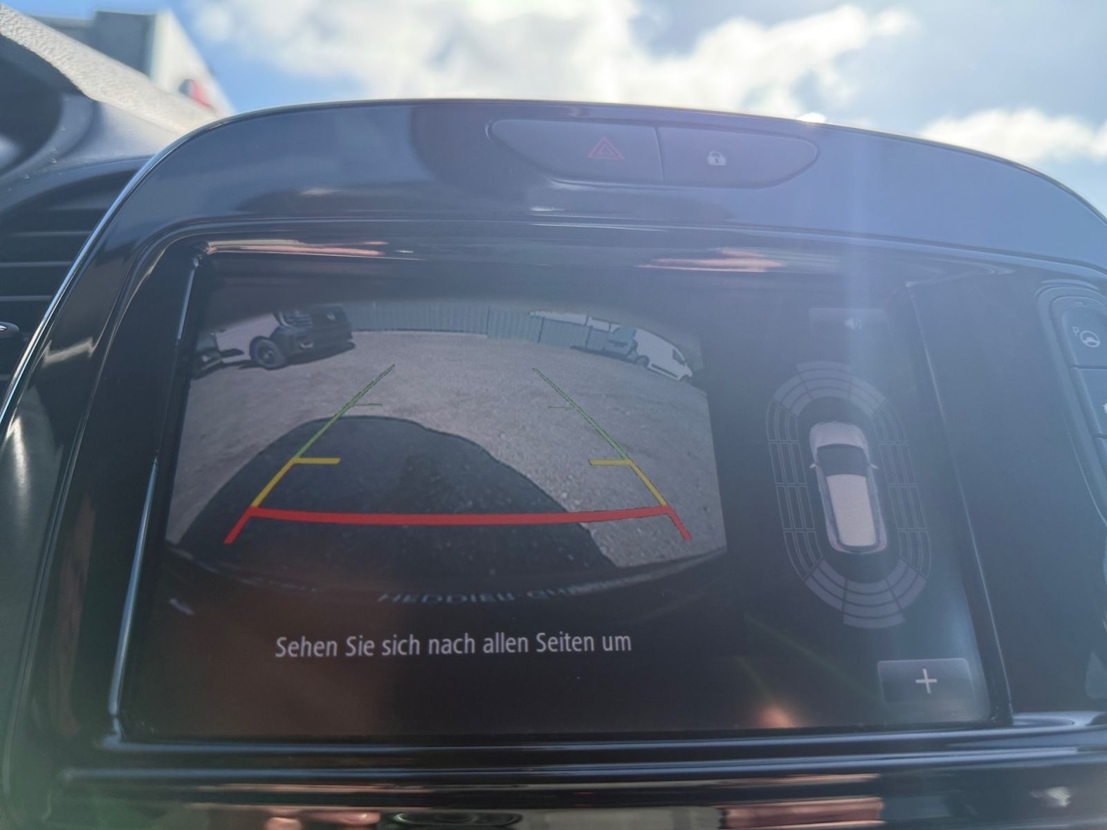 Fahrzeugabbildung Renault Captur 1.2 AT Initiale Paris ENERGY *GJR*BOSE*LE