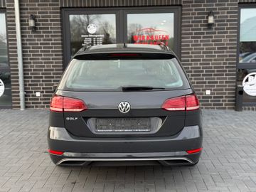 Volkswagen Golf - 6