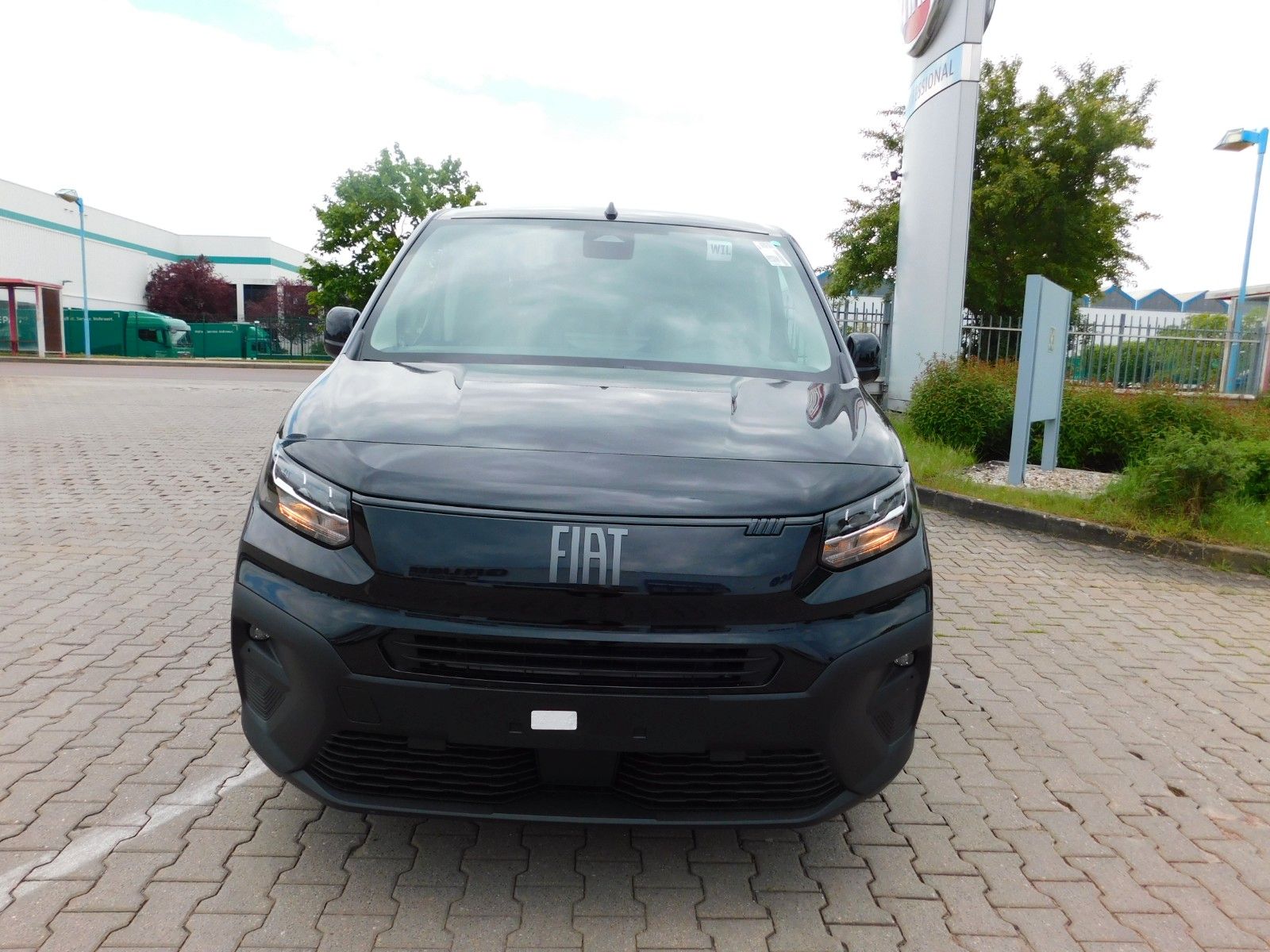 Fahrzeugabbildung Fiat Doblò Multicab XL 1.5 Diesel 75 kW