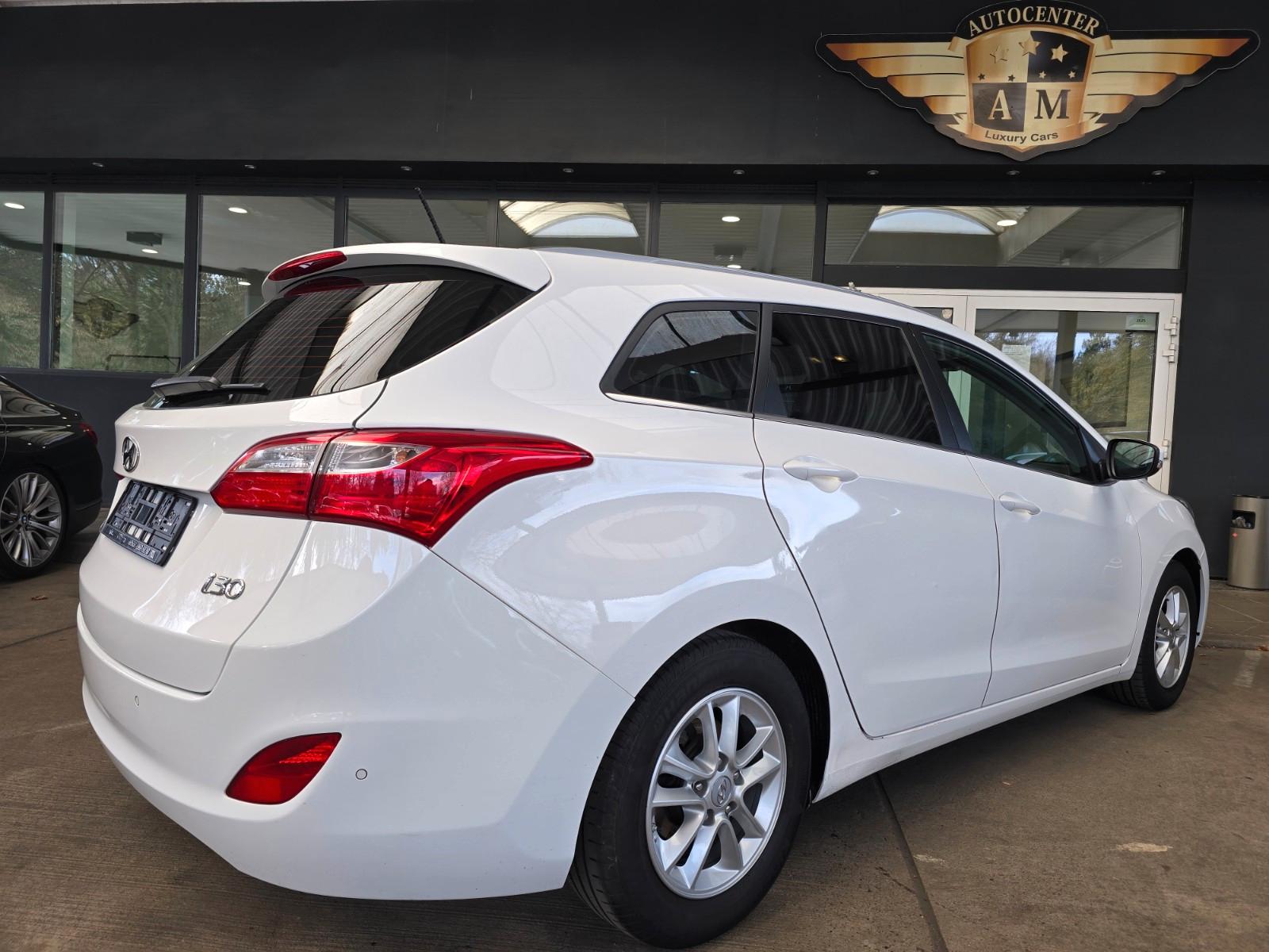Hyundai i30 Kombi 1.6 GDi blue Passion Automatik Park/LM