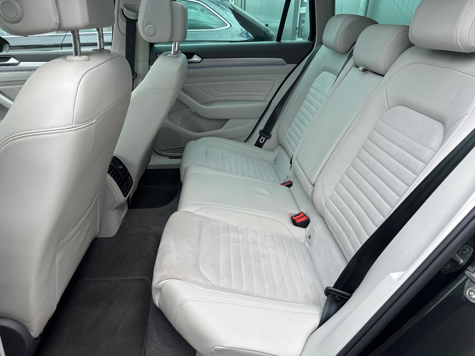 Fahrzeugabbildung Volkswagen Passat Variant GTE NAV+IQLIGHT+AHK+PANO+KAM+360°