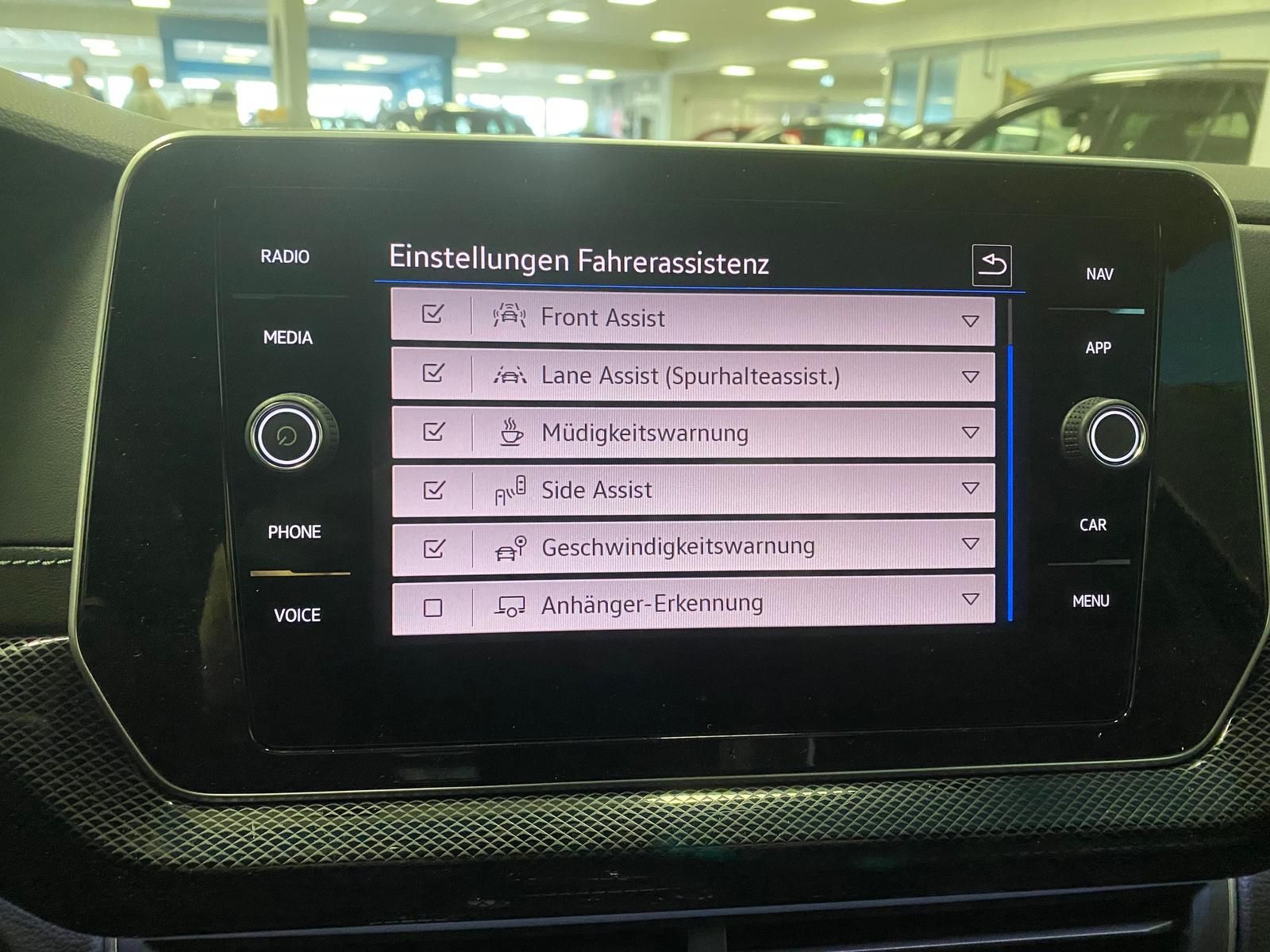 Fahrzeugabbildung Volkswagen T-Cross 1.5 TSI DSG BLACK STYLE R-Line+AHK+ACC++