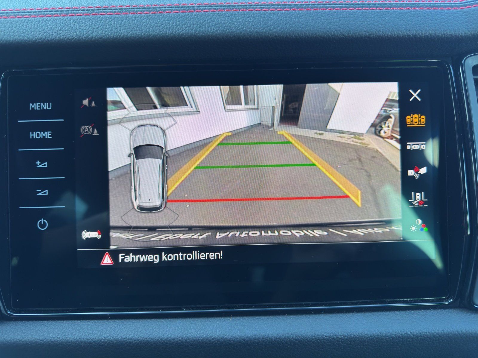 Fahrzeugabbildung SKODA Kodiaq 2.0 TSI RS 4x4/AHK/ST-HZG/KAMERA/ACC/DCC/