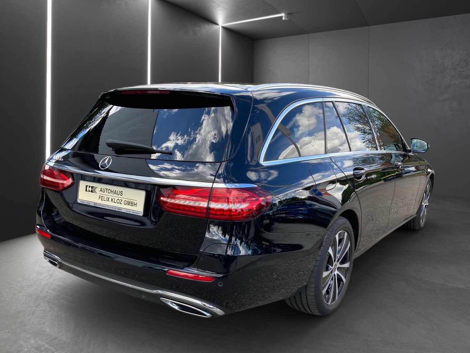 Fahrzeugabbildung Mercedes-Benz E 300 T de Avantgarde*Distronic*AHK*Totwink*Cam*