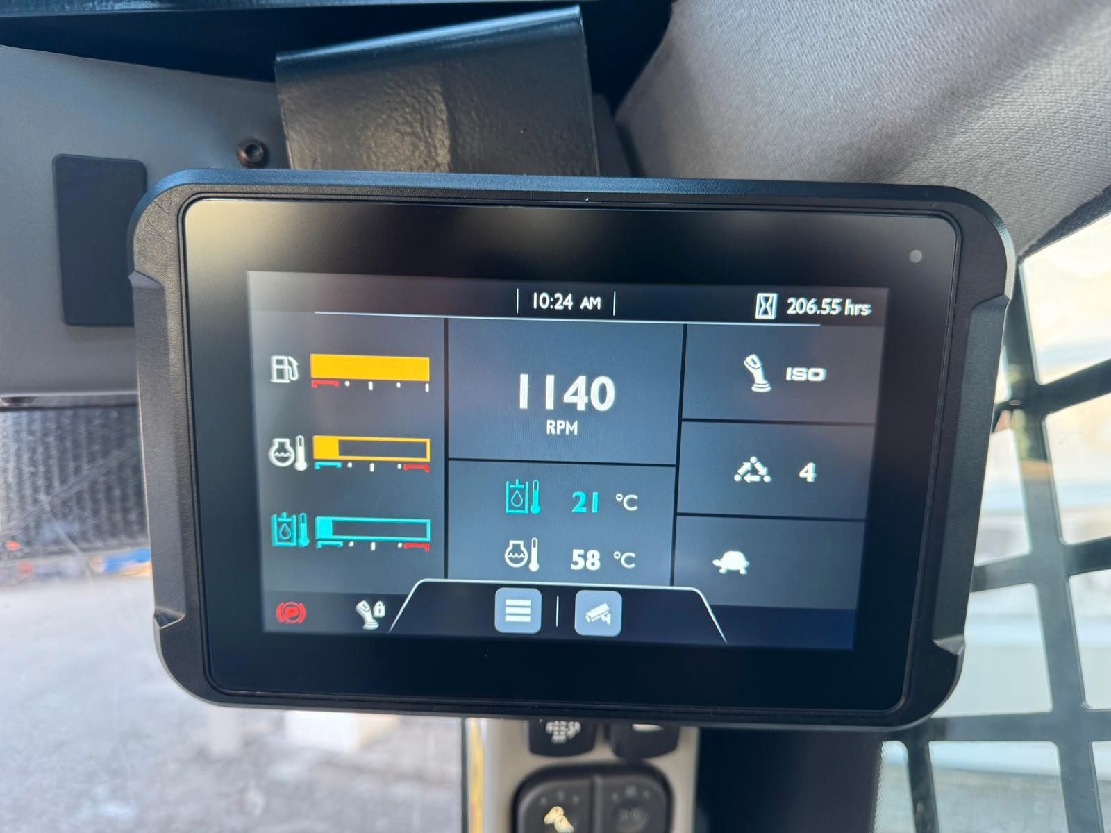 Fahrzeugabbildung JCB 270T S5 / Deltalader / Forst-Kabinenpanzerung