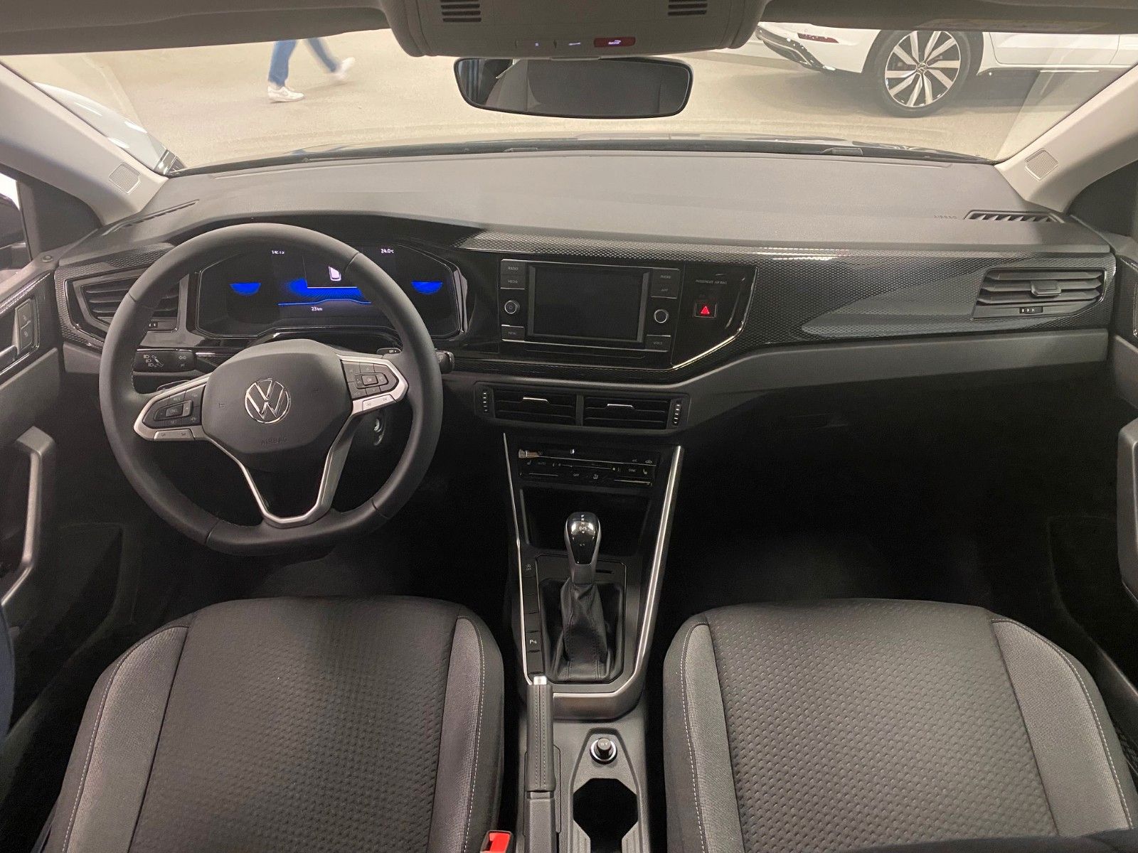 Fahrzeugabbildung Volkswagen Polo 1.0 TSI DSG Life+KAMERA+APP con.+PDC vo hi+