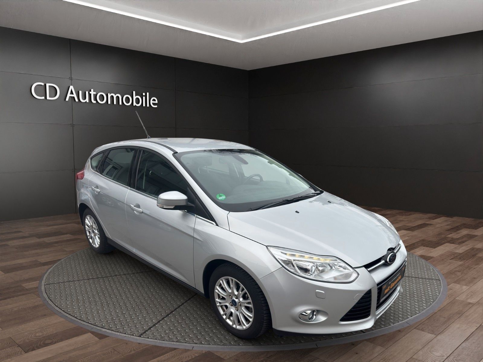 Fahrzeugabbildung Ford Focus Lim. Titanium Automatik/1HAND