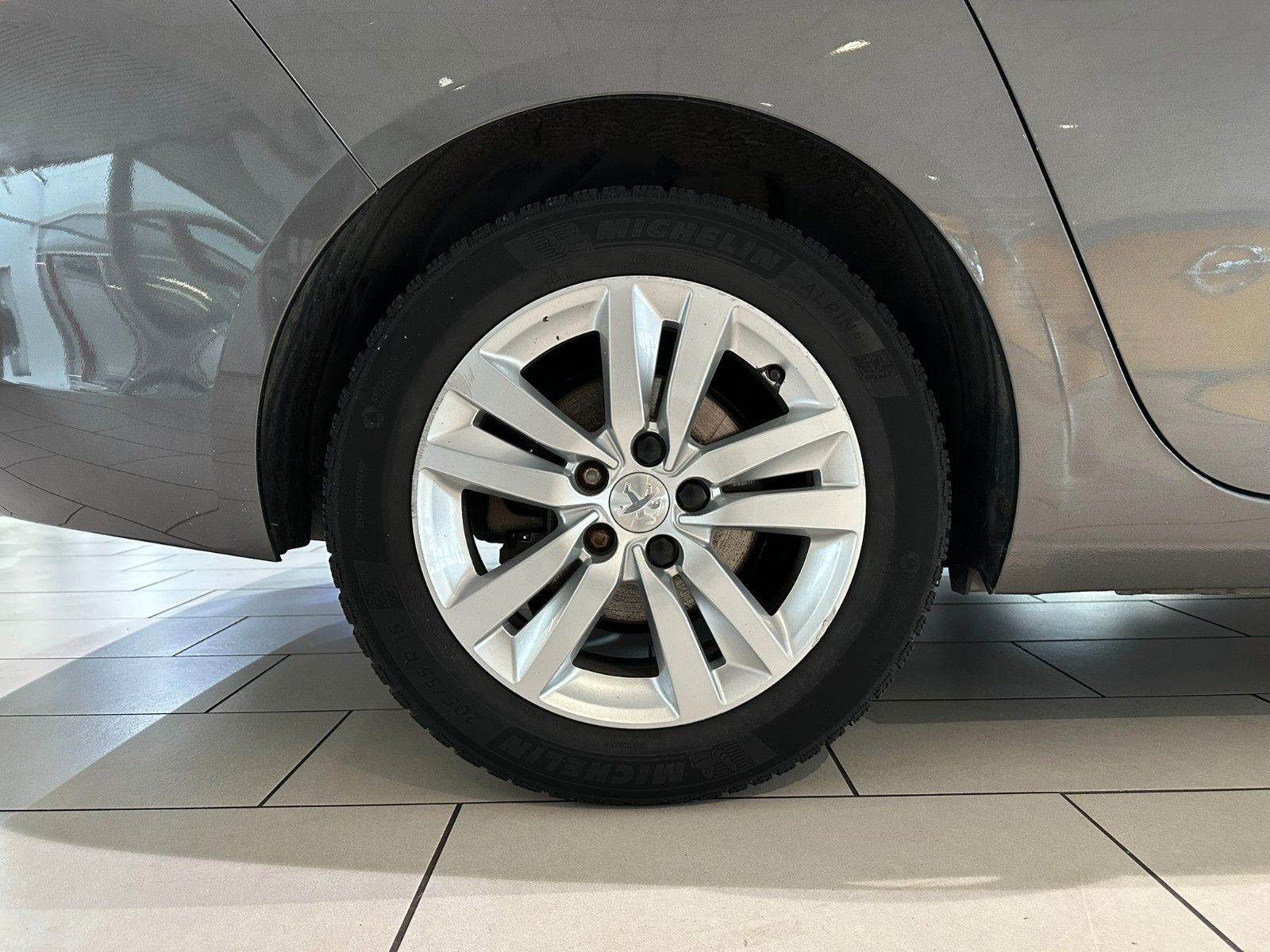 Fahrzeugabbildung Peugeot 308 SW Active 1.5D NAVI/LED/PDC/ALU/TEMPOMAT