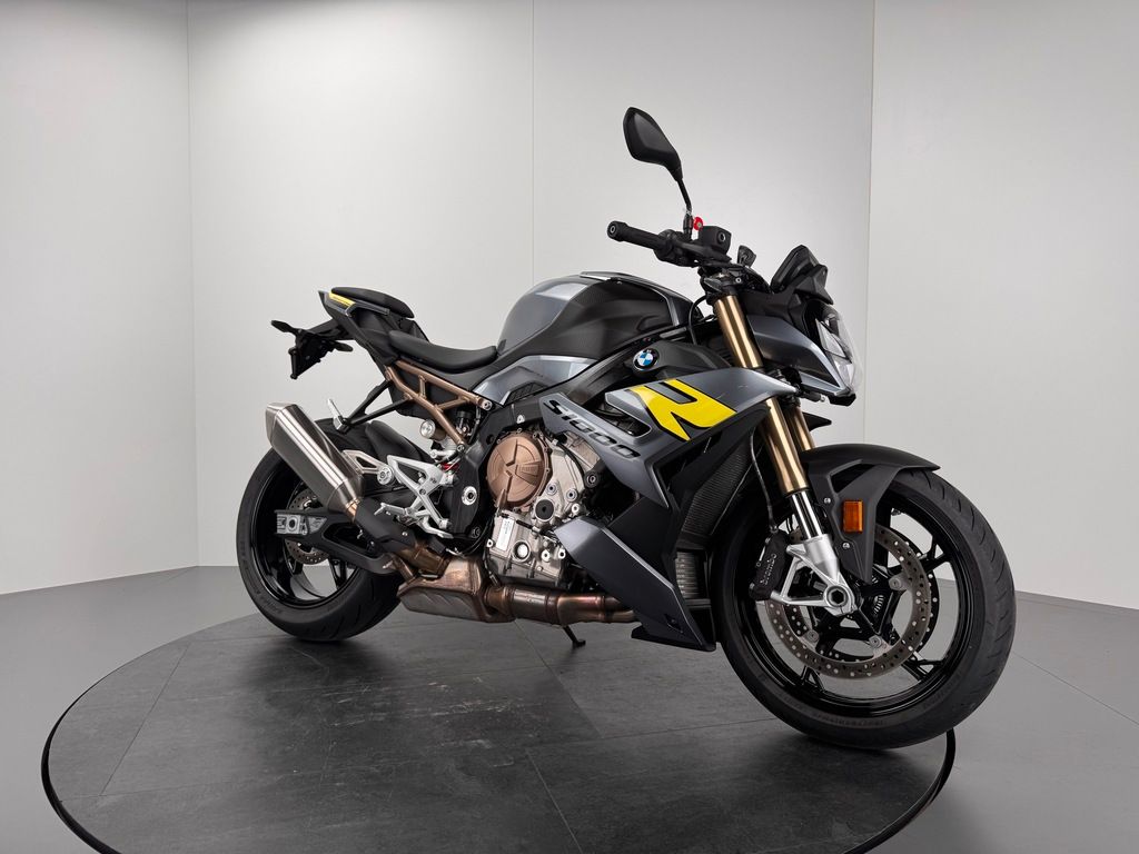 Fahrzeugabbildung BMW S1000 R *NEUWERTIGER *1. HAND