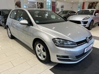 Volkswagen Golf 1.6TDI DSG/PDC/SHZ/Allwetter/Scheckheft. bei Bilicar