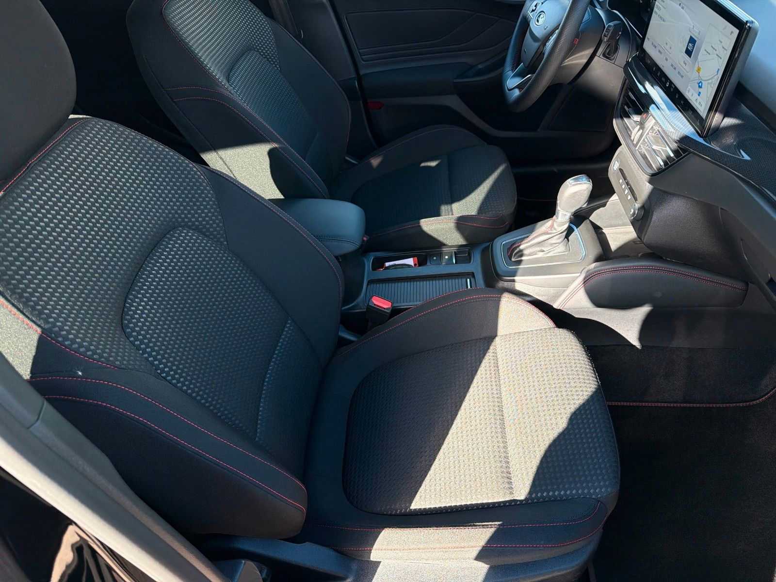 Fahrzeugabbildung Ford Focus Turnier ST-Line X