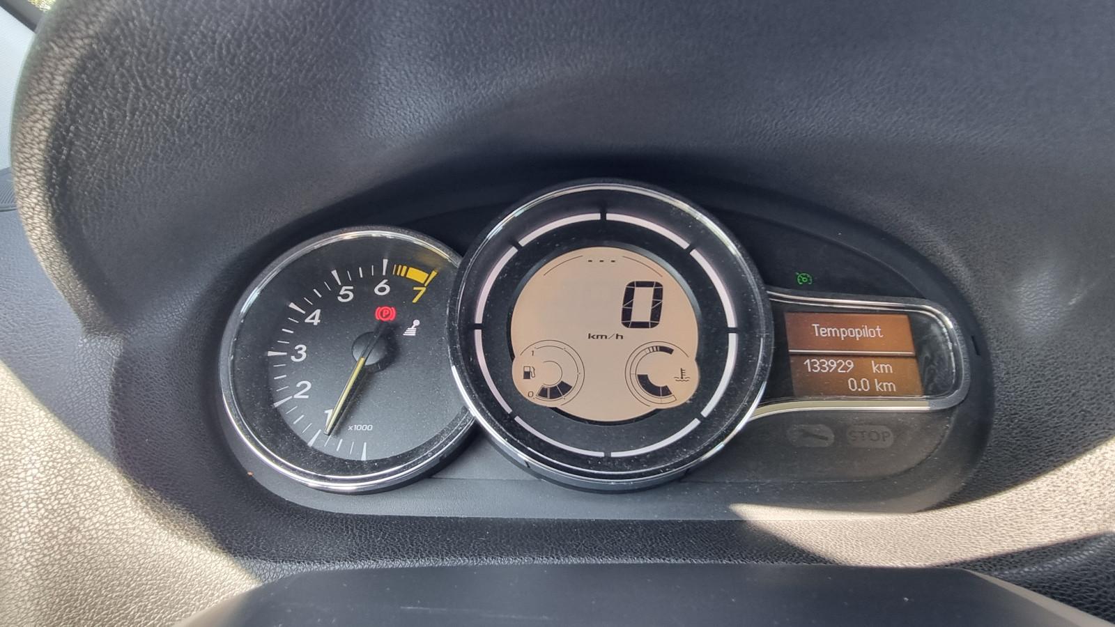 Renault Megane 2011 — photo 19