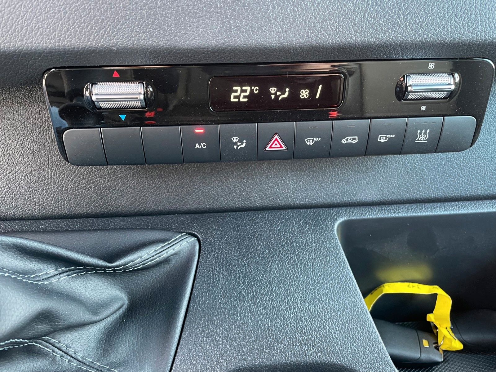 Fahrzeugabbildung Mercedes-Benz Sprinter 317 CDI 3665 DoKa/Mixto Stdheiz AHK3,5