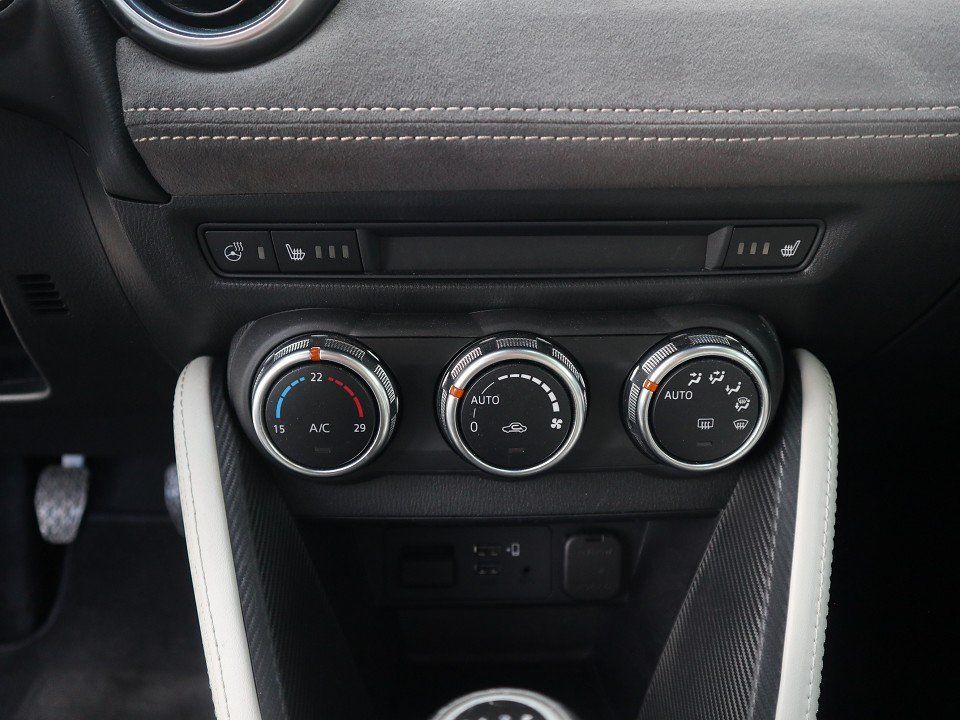 Fahrzeugabbildung Mazda 2 M-Hybrid Edition100 G-90 NAVI LEDER ACAA MATRI