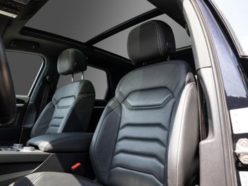 Volkswagen Touareg - 12
