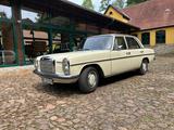 Mercedes-Benz 220/8 W115 - Mercedes-Benz mit Benzin-Antrieb: W115