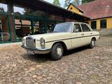 Mercedes-Benz 220/8 W115 - Mercedes-Benz mit Benzin-Antrieb: W115