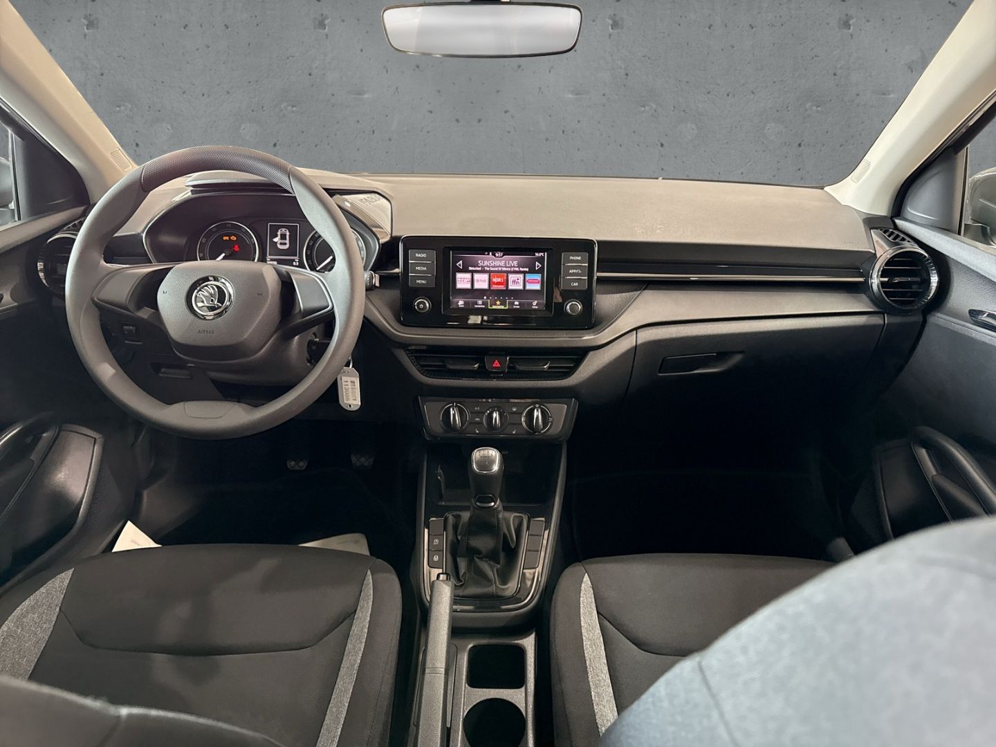 Fahrzeugabbildung SKODA Fabia 1.0 MPI Active GSR Klima LED SHZ PDC