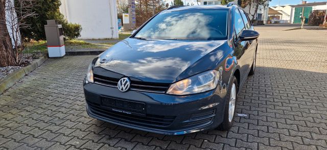 Volkswagen Golf VII Comfortline-Panoramadach-AHK-Scheckheft