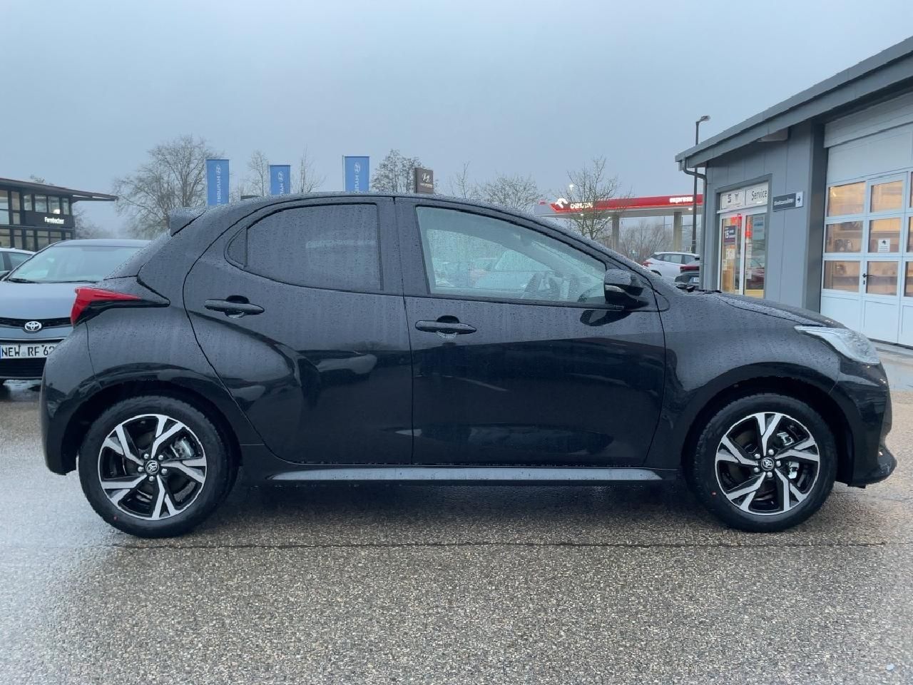 Fahrzeugabbildung Toyota Yaris Hybrid 116PS Teamplayer + Comfort Paket
