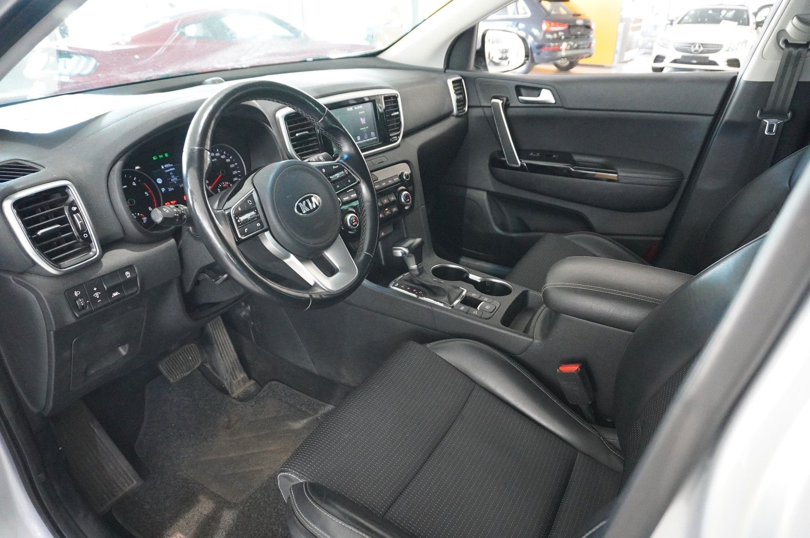 Fahrzeugabbildung Kia Sportage 1.6 CRDI 2WD DCT NAVI/LED/KAMERA/SH/AHK