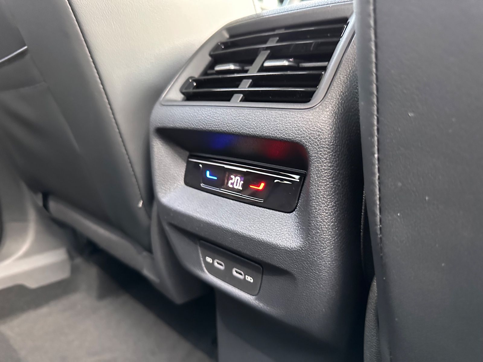 Fahrzeugabbildung Volkswagen Tiguan R-Line 1.5 eTSI AHK/Matrix/Navi/APP/ACC