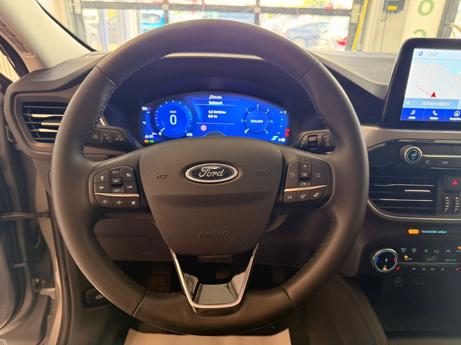 Fahrzeugabbildung Ford Kuga Titanium / NAVI / KAMERA / GEPFLEGT