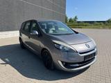 Renault Grand Scenic - gebrauchte Renault Grand Scenic aus dem Jahr 2012