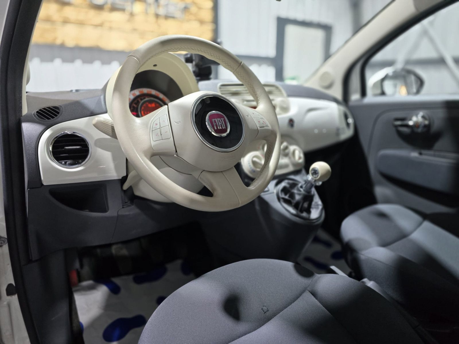 Fahrzeugabbildung Fiat 500 Lounge/Klima/Panorama/EURO6/TÜV-NEU/Garantie