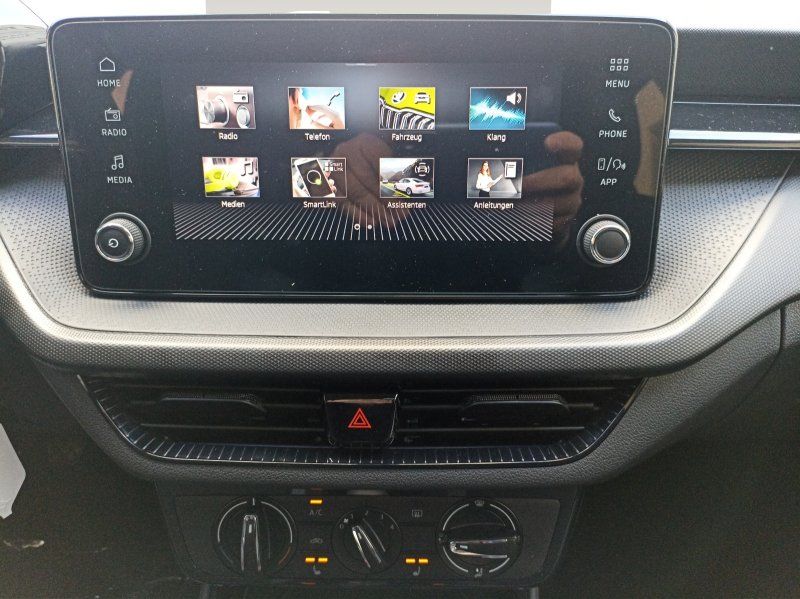 Fahrzeugansicht 12 Fahrzeugabbildung SKODA Fabia 1.0 TSI Essence