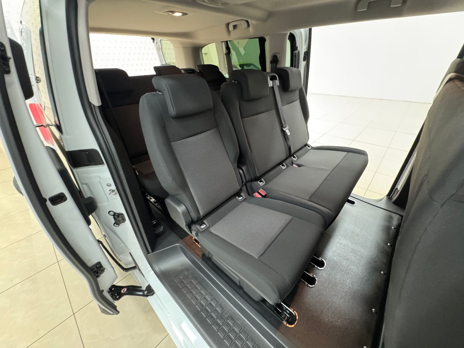 Peugeot Traveller - Bild 22