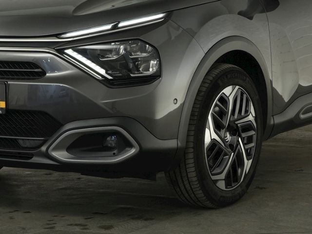 C4 SHINE BLUEHDI AT+LED LICHT+NAVI+360 GRAD KAME