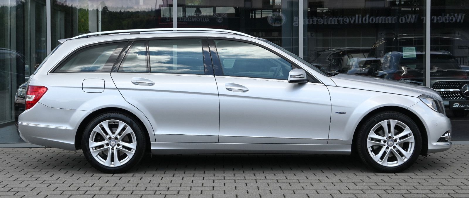 Fahrzeugabbildung Mercedes-Benz C 250 T BlueEFF. AVANTGARDE Facelift °AHK°COMAND