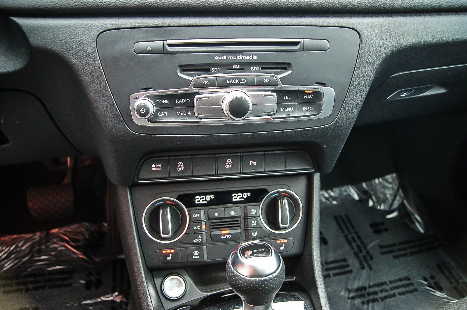 Fahrzeugabbildung Audi Q3 14TSI S-tronic S-LINE PLUS 20-ZOLL PANO BOSE