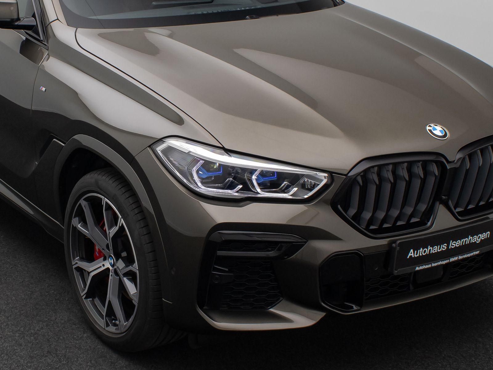 Fahrzeugabbildung BMW X6 xD30d MSport Kamera Laser HUD DAB HiFi 21Zoll