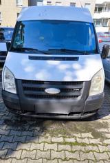 Renault Ford Transporter - Renault Clio aus 2003 mit Diesel-Antrieb
