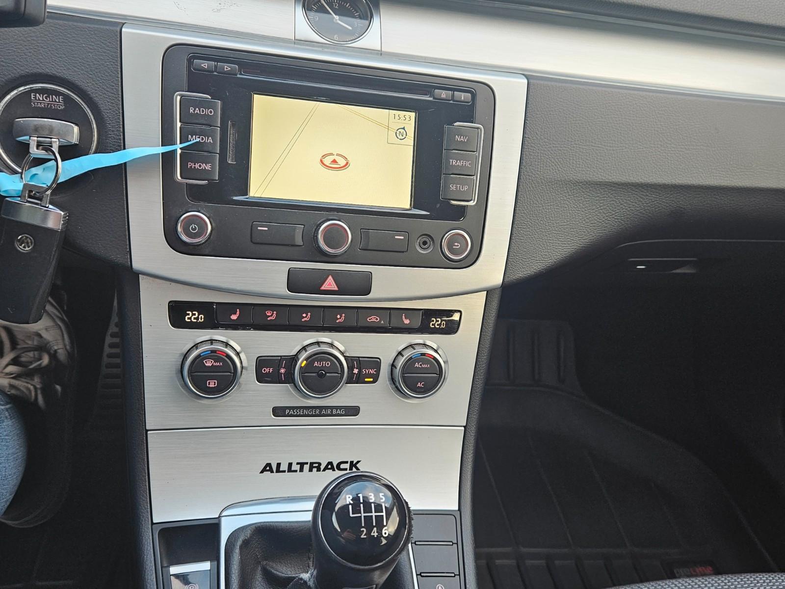 Volkswagen Passat Alltrack 2012 — photo 13