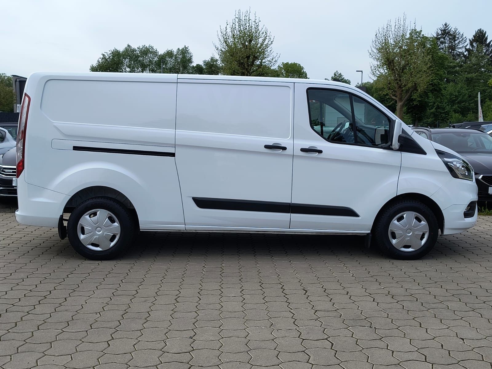 Fahrzeugabbildung Ford Transit Custom 320 L2 TEMP/NAVI/KAM/KLIMA/HOLZ